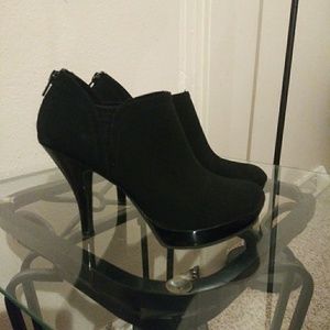 Zip back heels